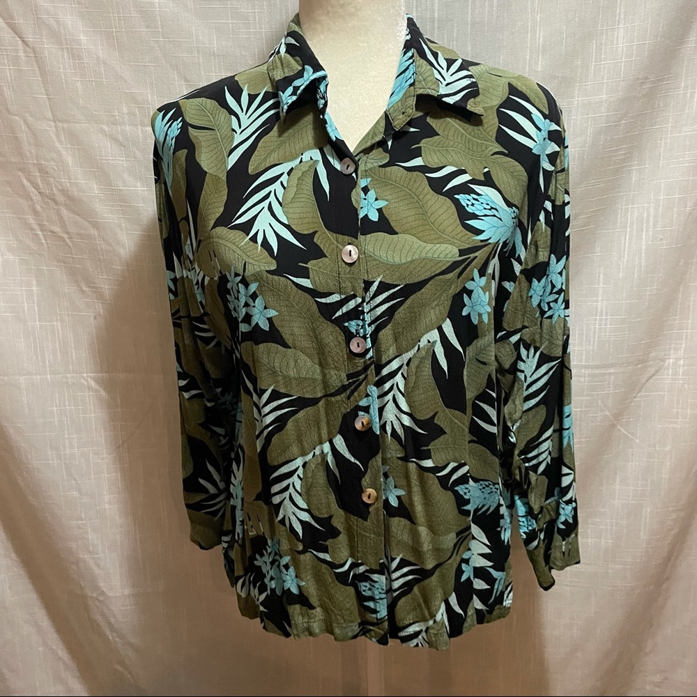 3/$15 Tropical top